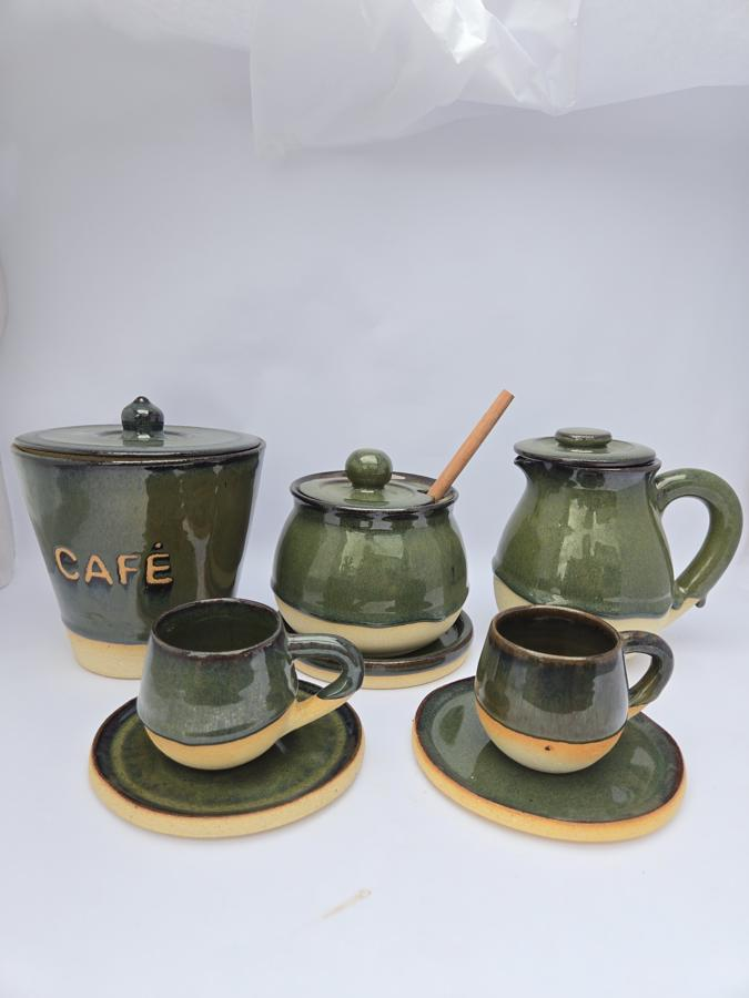 CONJUNTO JARRA DE CAF COM TAMPA 1L, 2 XICARAS 150ML, MELEIRA COM PIRES E POTE DE CAF M