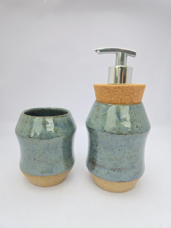 CONJUNTO SAB�O LIQ + PORTA ESCOVA